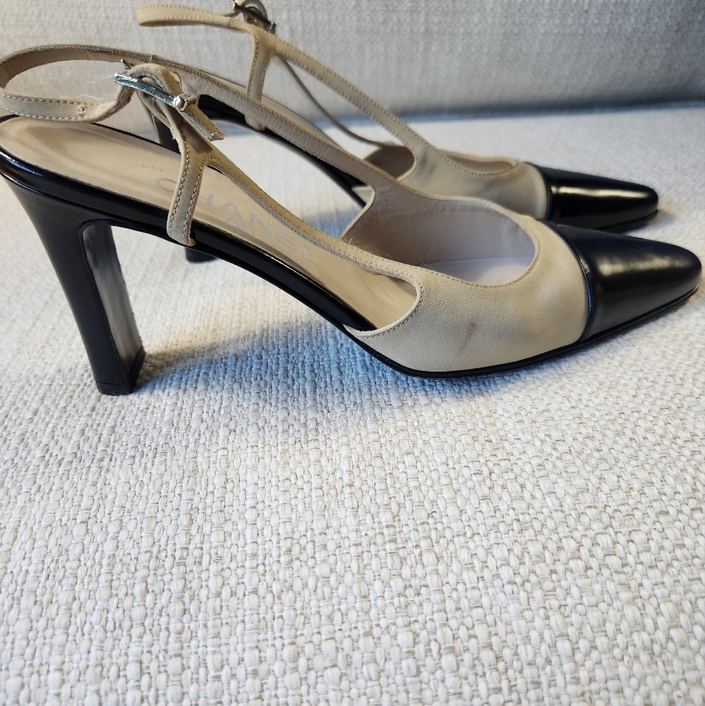 CHANEL Two Tone Classic heels